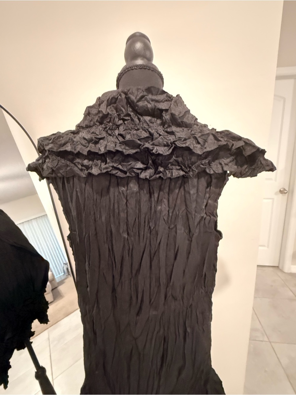 Lindi Black Draped Crinkle Vest - Picture 7 of 11